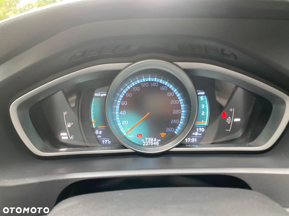 Volvo V40 D2 Summum - 27