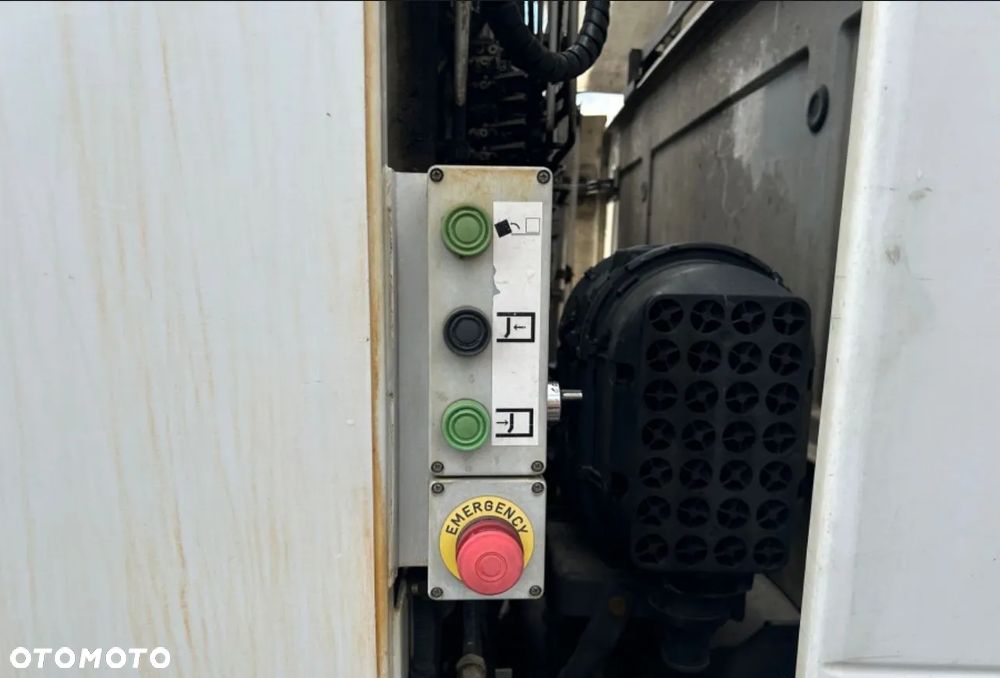 Mercedes-Benz Econic - 10