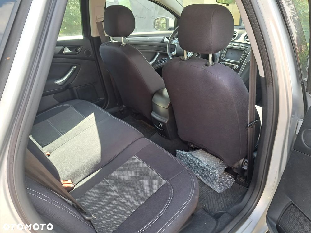 Ford Mondeo 2.0 TDCi Ambiente - 13