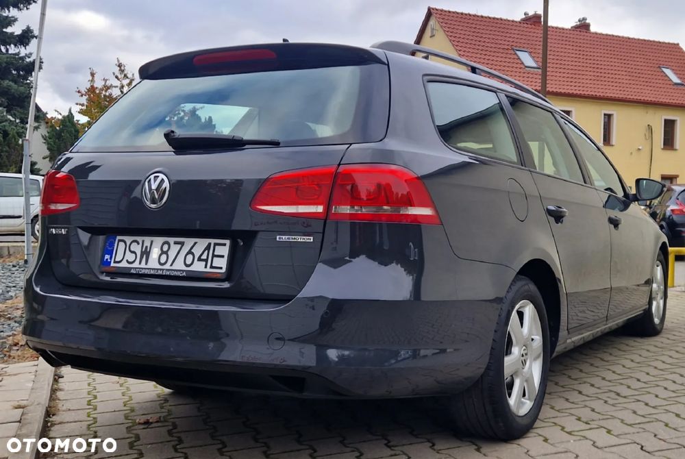 Volkswagen Passat 1.6 TDI Comfortline - 4
