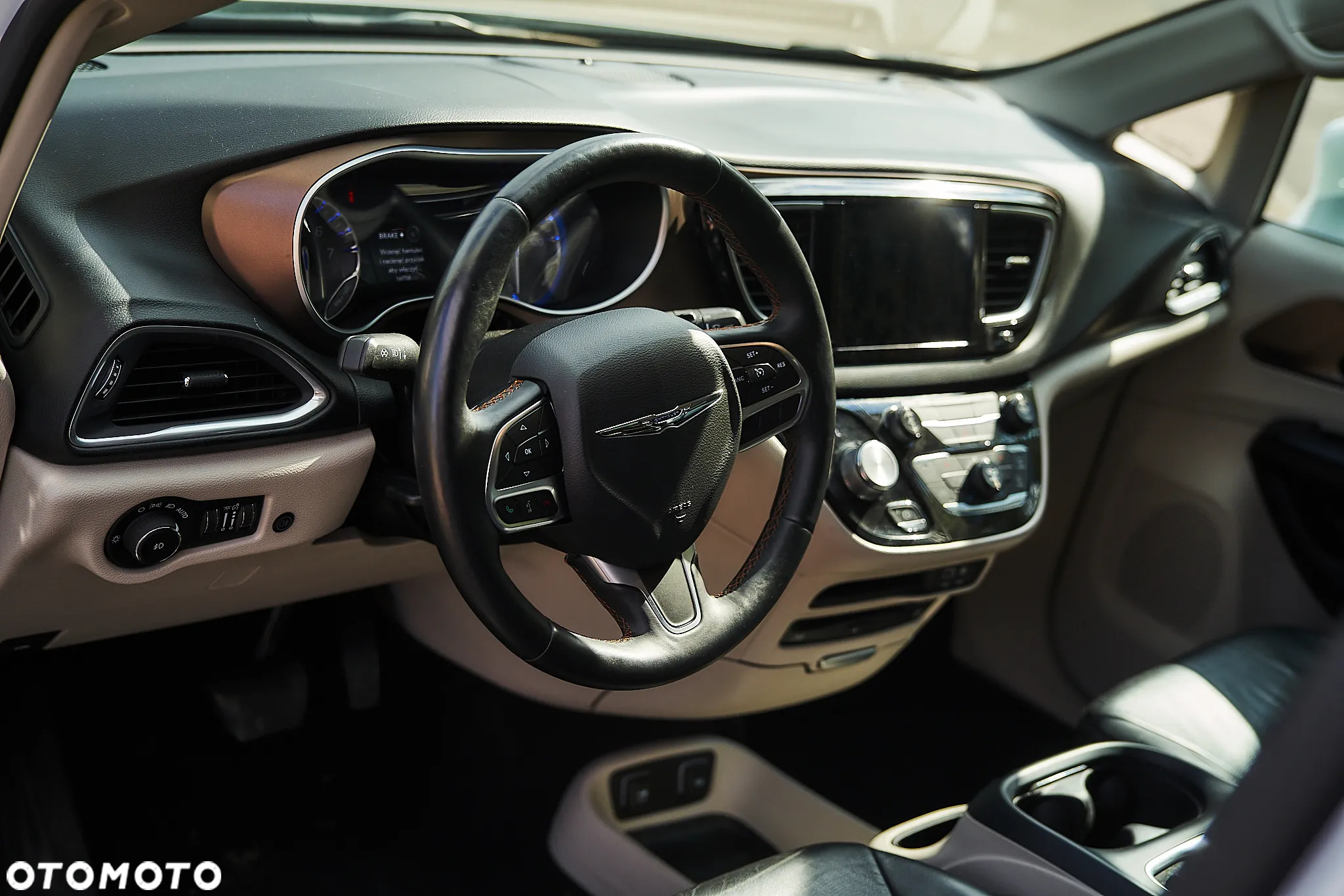 Chrysler Pacifica - 20