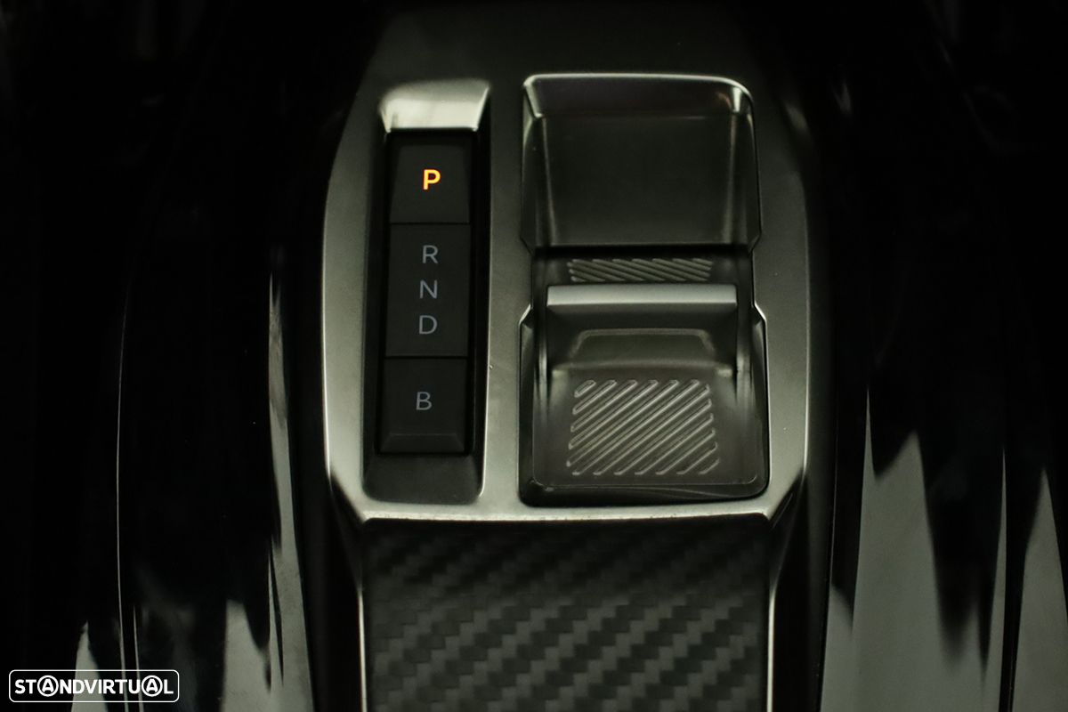 Peugeot e-2008 50 kWh GT - 16