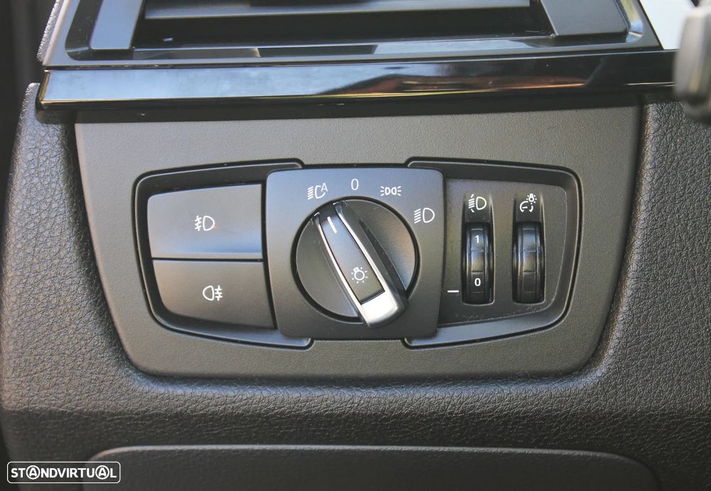 BMW 318 d Touring Line Sport - 25