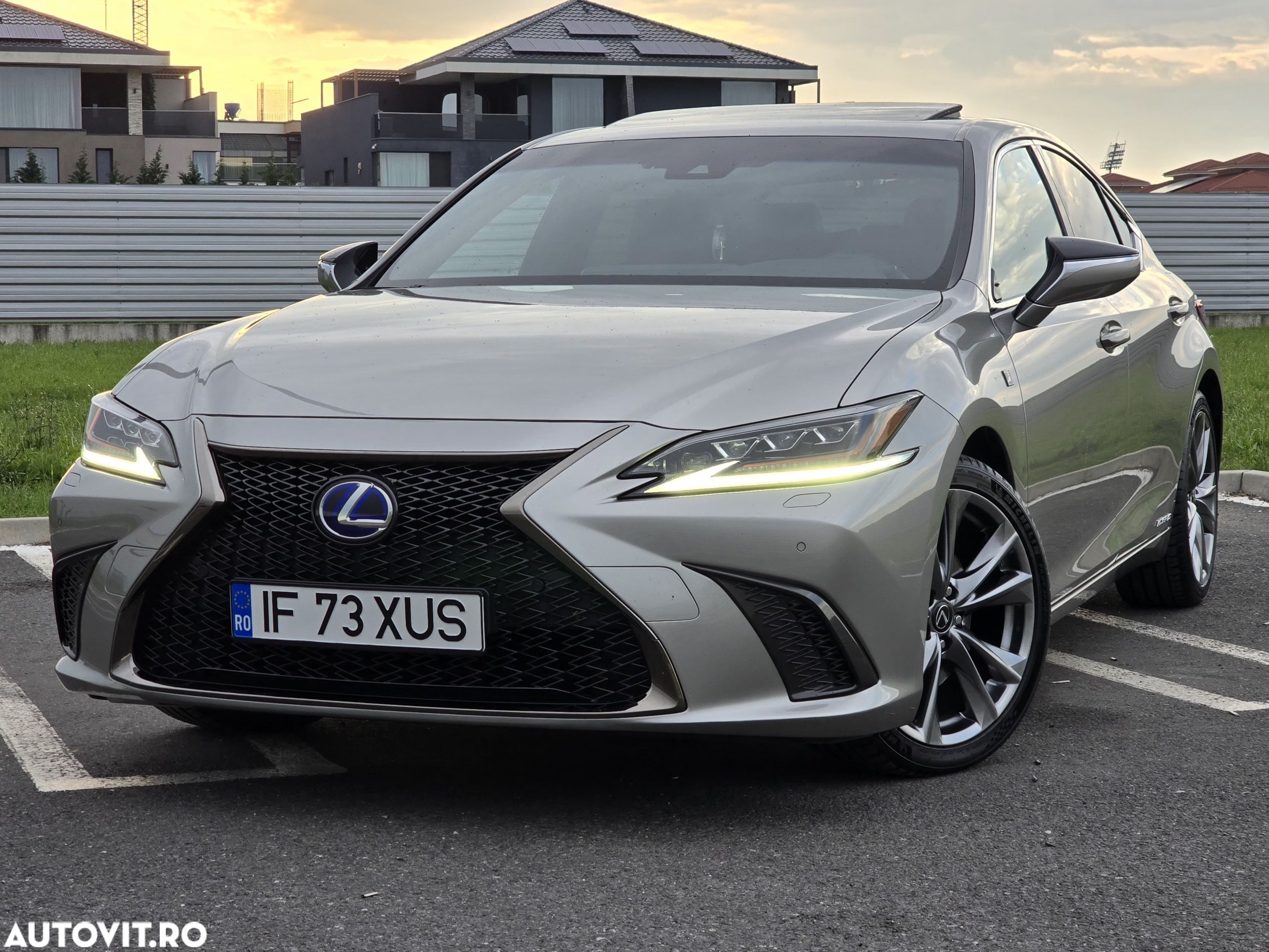 Lexus Seria ES 300h F Sport - 1