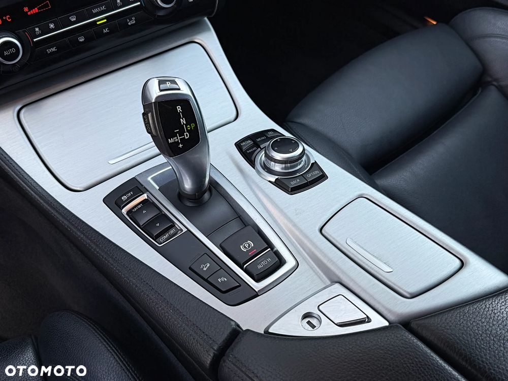BMW Seria 5 520d xDrive - 18