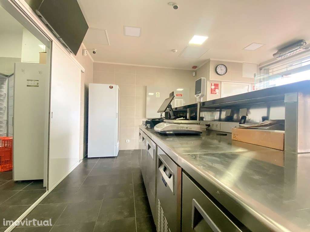 Espaço comercial adaptado para atividade de Takeaway em Algueirão - Grande imagem: 3/28