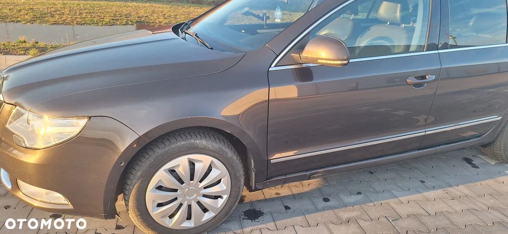 Skoda Superb 2.0 TDI Elegance DSG - 7