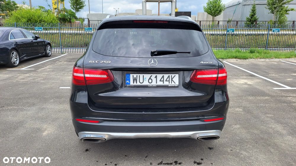 Mercedes-Benz GLC 250 4Matic 9G-TRONIC - 4