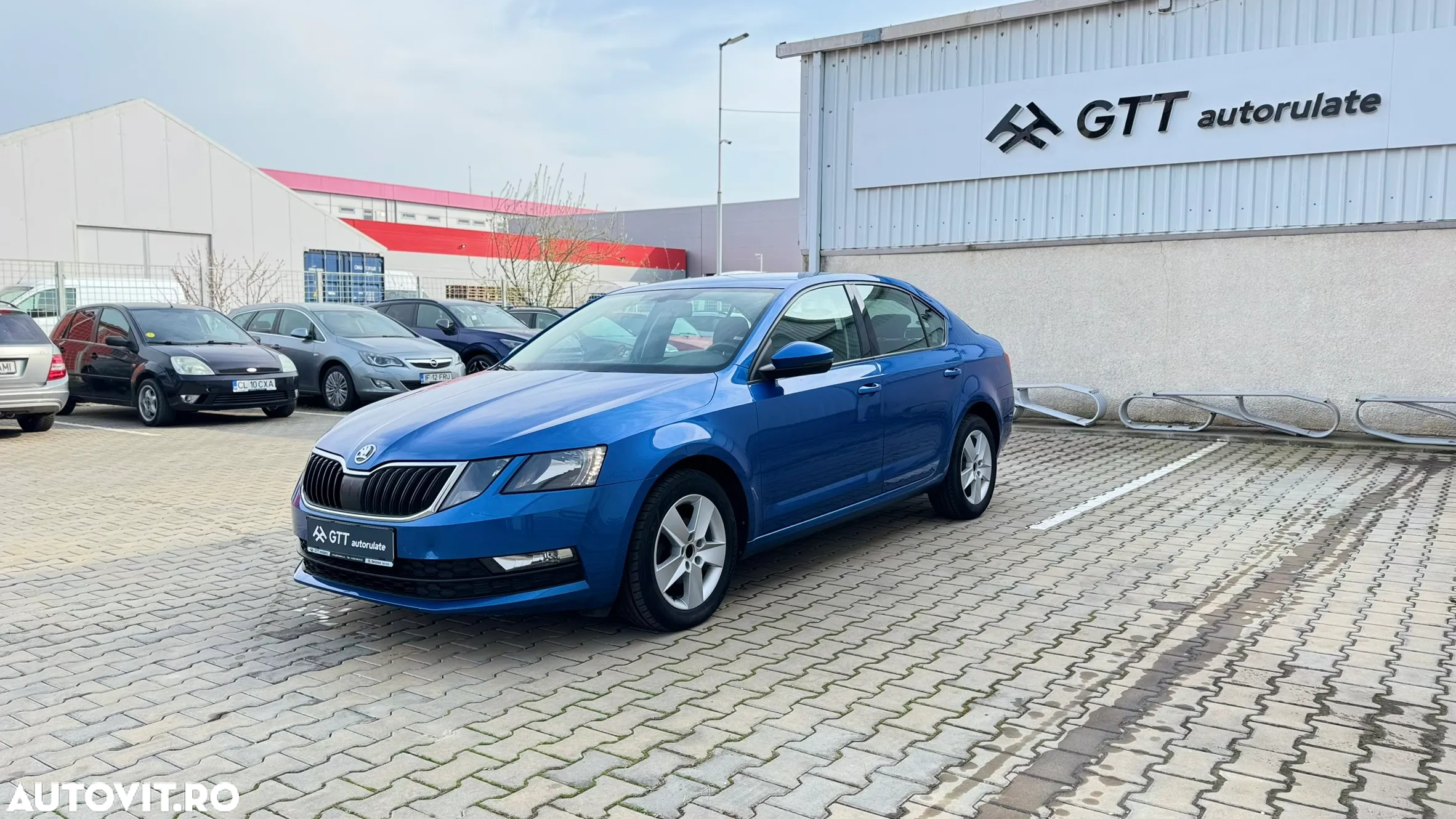Skoda Octavia 1.6 TDI DSG Ambition - 2