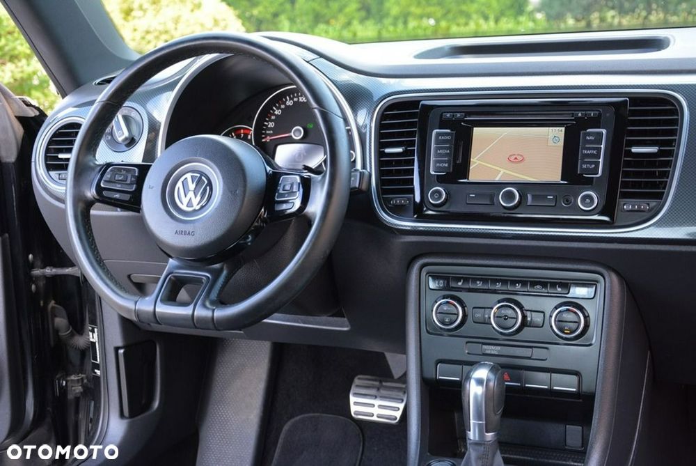 Volkswagen New Beetle - 24