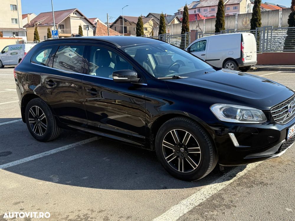 Volvo XC 60 D4 AWD Geartronic Summum - 4
