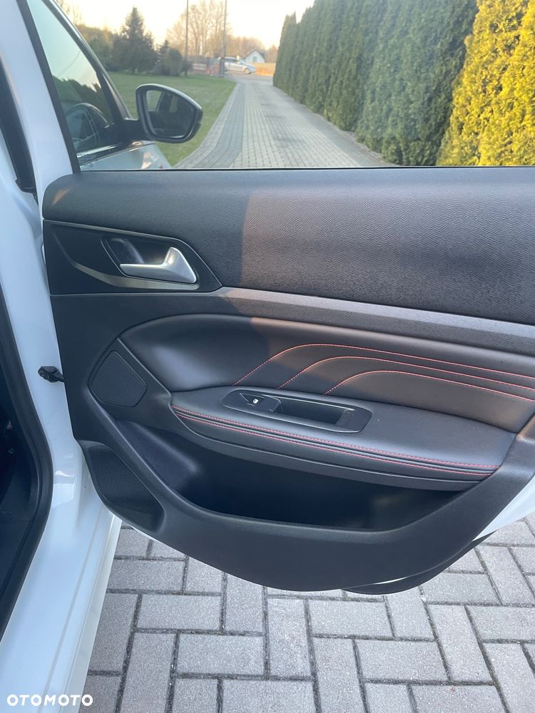 Peugeot 308 GTi by Sport - 25