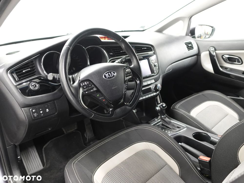 Kia Ceed 1.6 CRDi 136 DCT ISG Spirit - 20