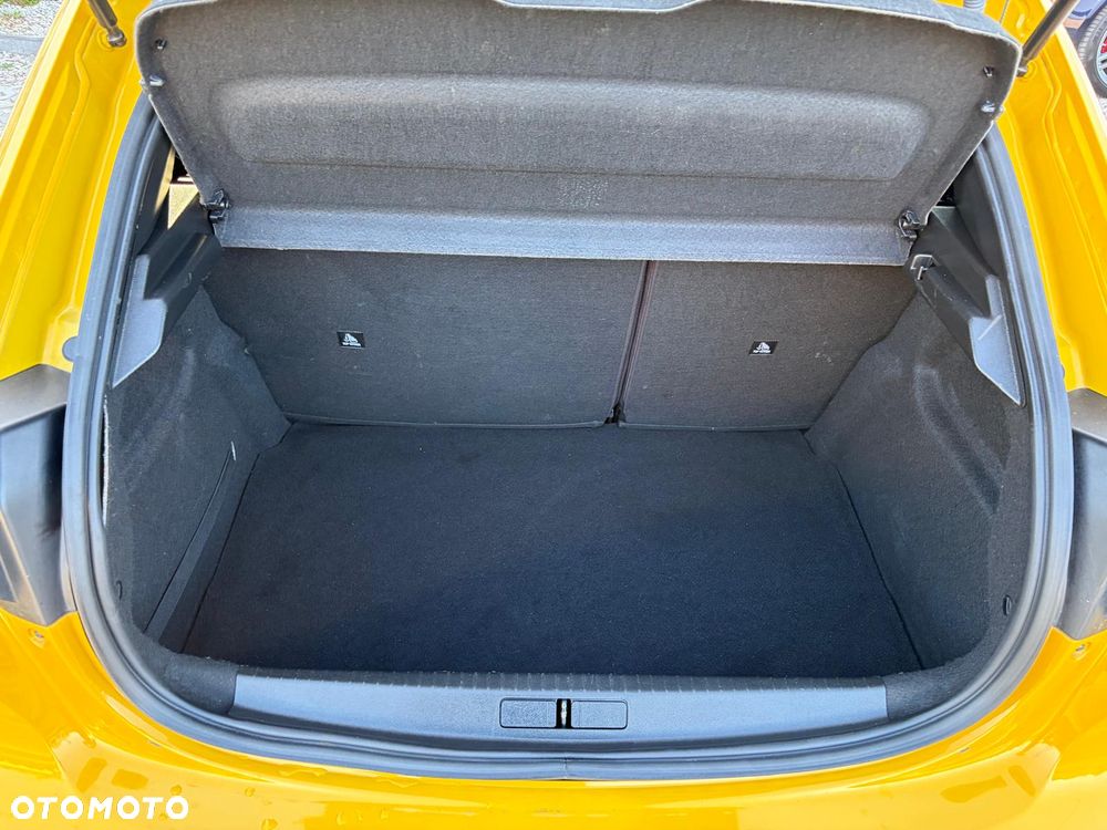 Peugeot 208 PureTech 100 EAT8 Allure - 19
