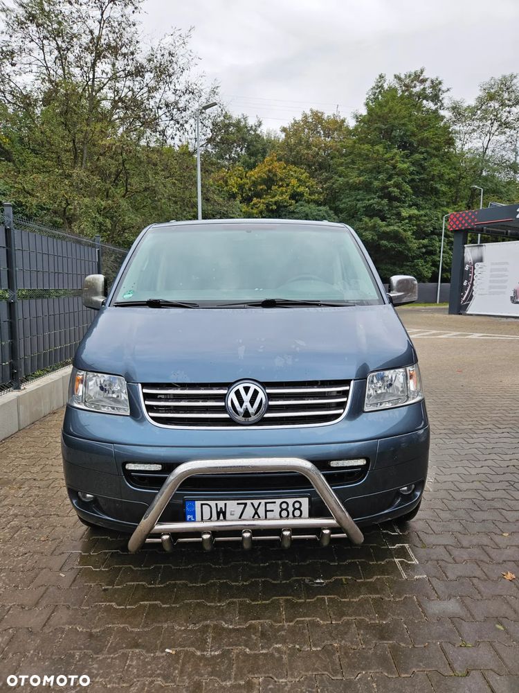 Volkswagen Caravelle - 8