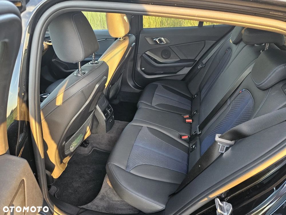 BMW Seria 1 118i GPF M Sport - 12