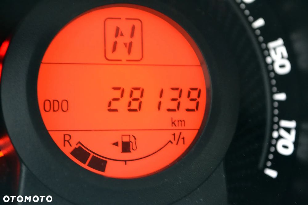 Toyota Aygo x.shift x-play connect - 31