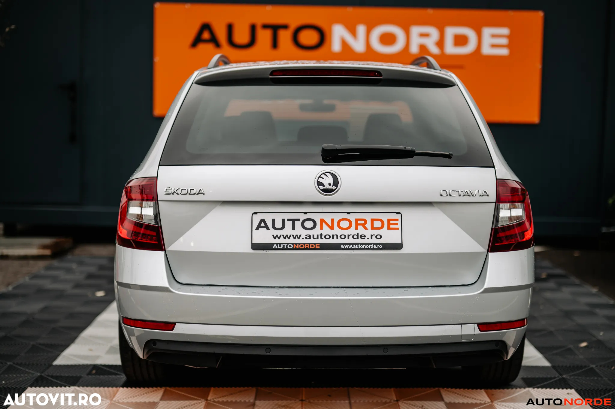 Skoda Octavia Combi Diesel 2.0 TDI DSG Style - 9