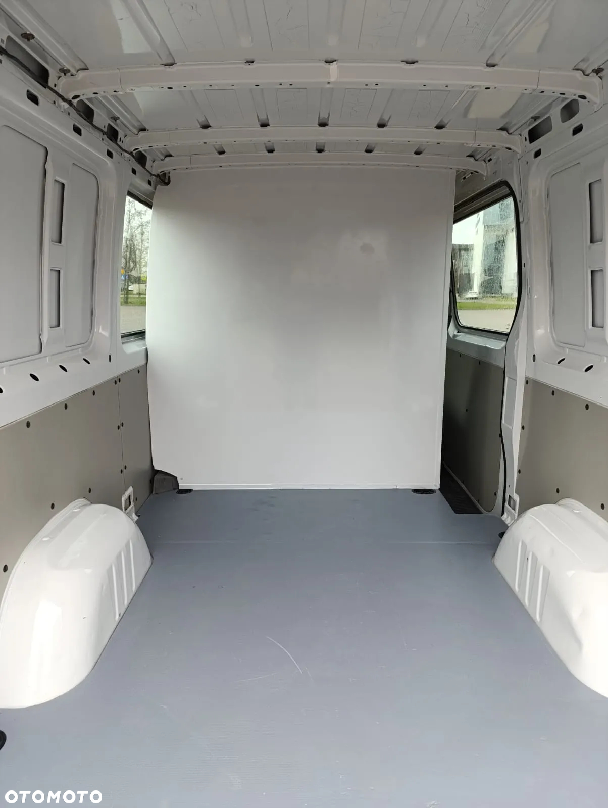 Mercedes-Benz Sprinter - 20