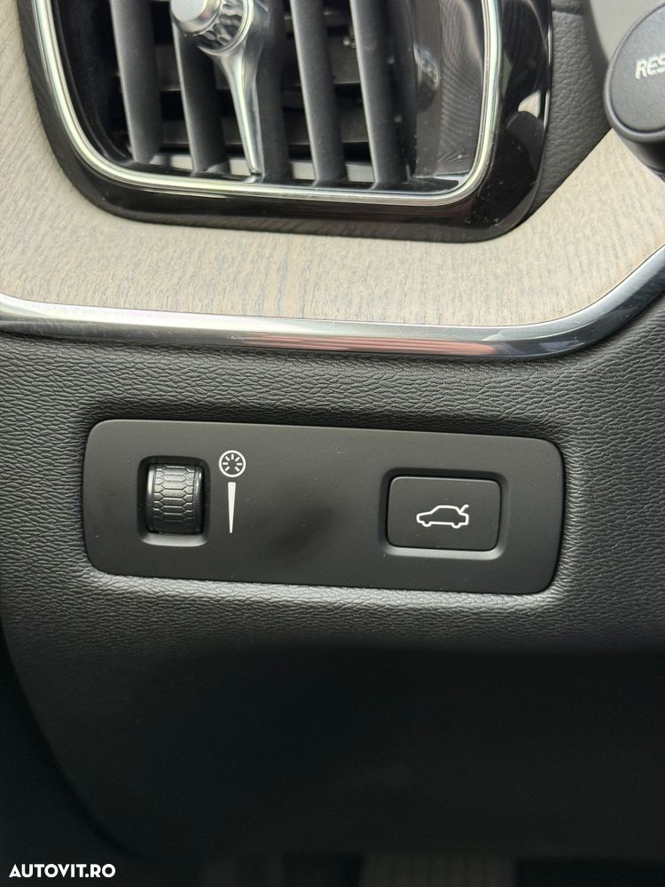 Volvo XC 60 D5 AWD Geartronic Inscription - 10