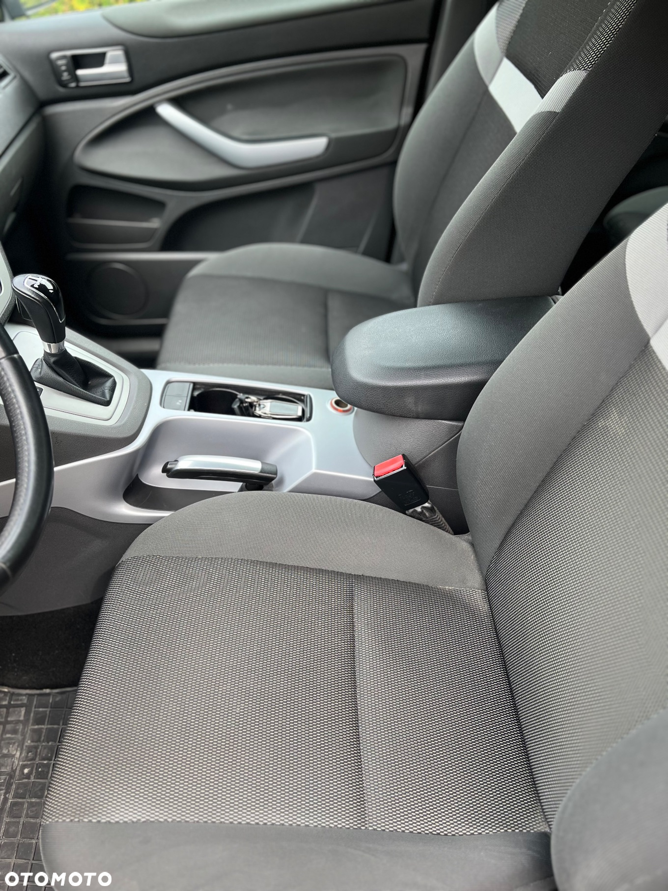Ford Kuga - 9