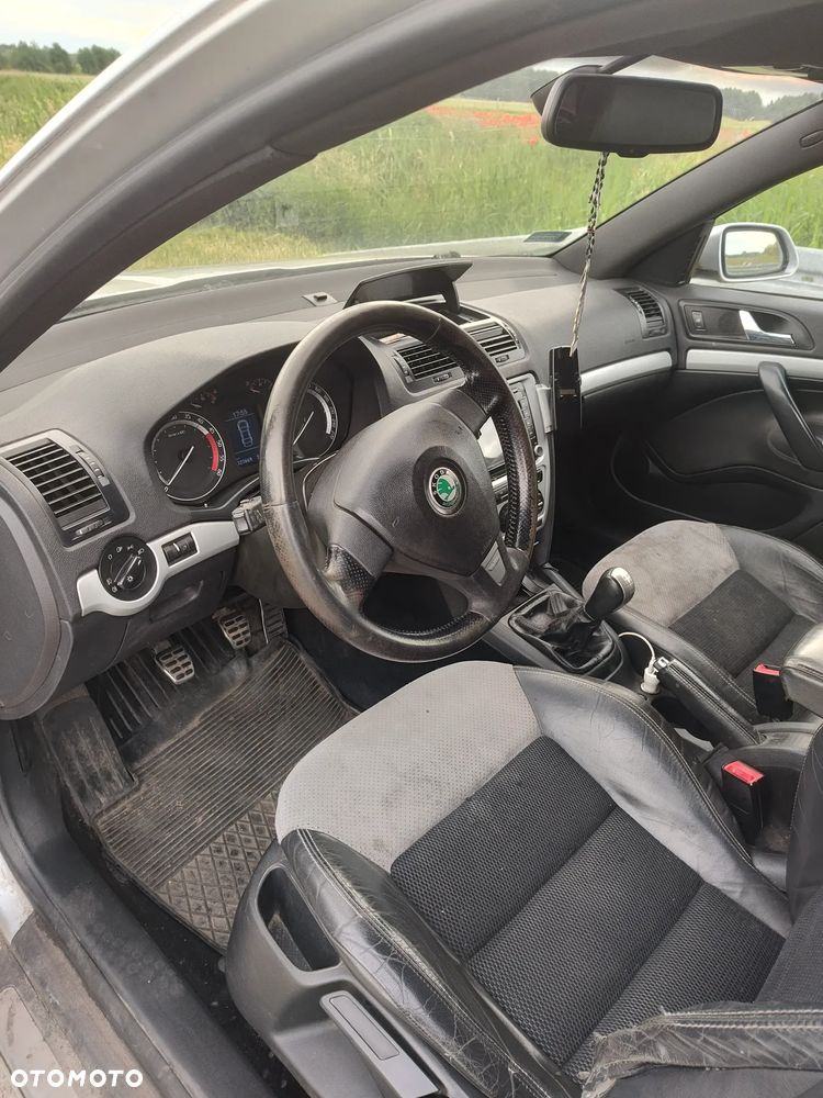 Skoda Octavia 2.0 TDI RS - 7