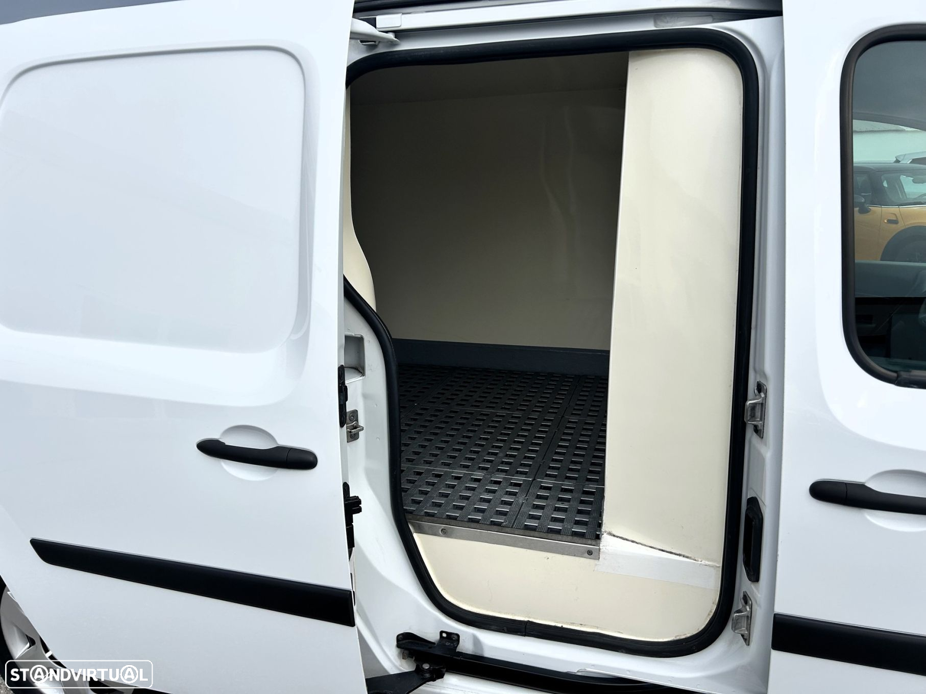 Renault Kangoo ISOTERMICA 1.5 DCI MAXI - 24