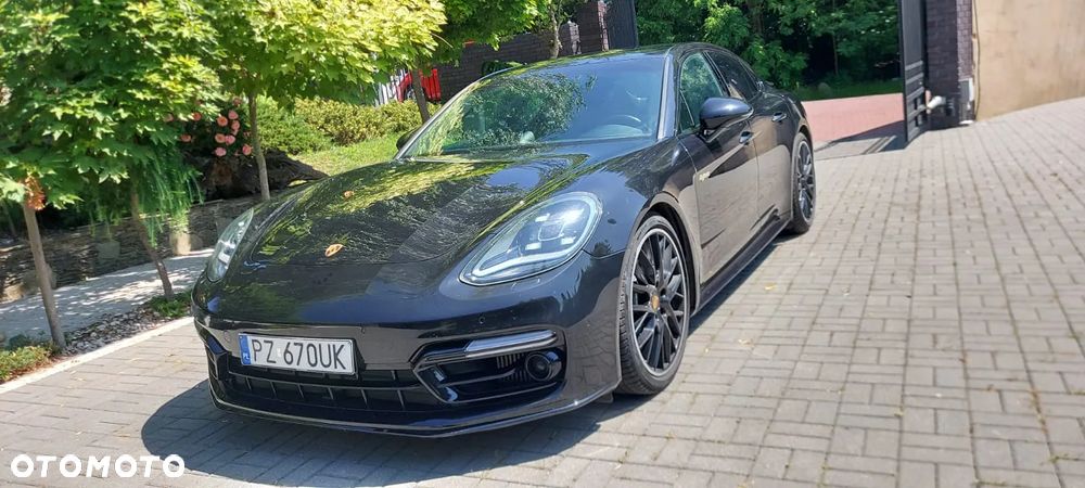 Porsche Panamera 4 E-Hybrid - 25