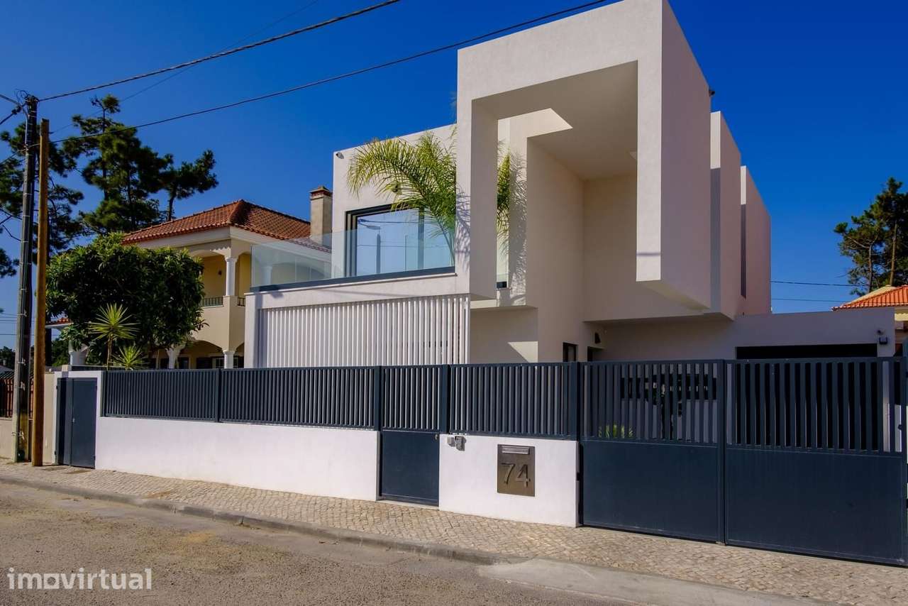 Moradia Isolada T4 com piscina, Aroeira, Almada - Grande imagem: 5/26