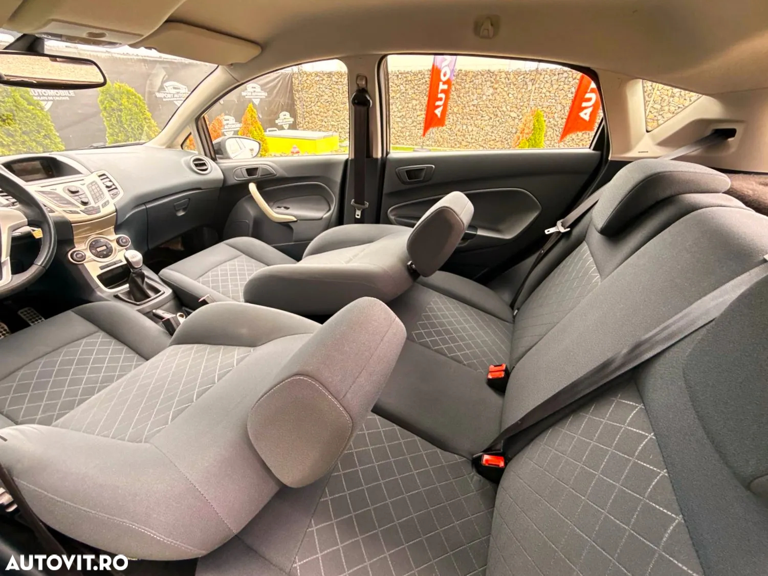 Ford Fiesta 1.4 Ghia - 21
