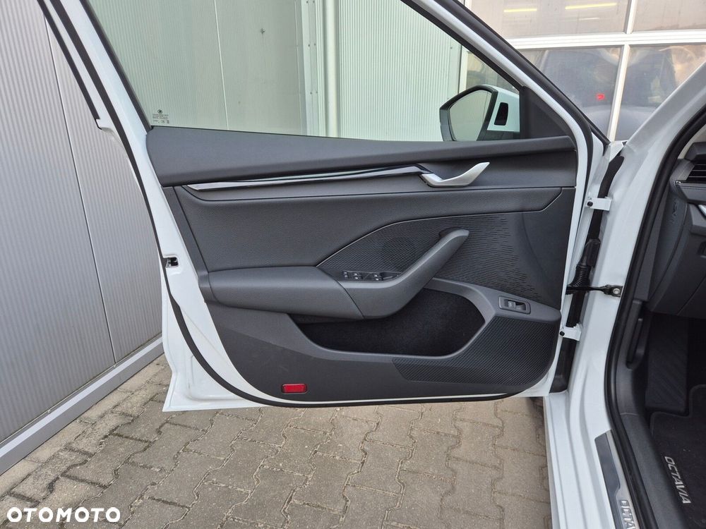 Skoda Octavia 2.0 TDI Edition 130 Selection DSG - 15