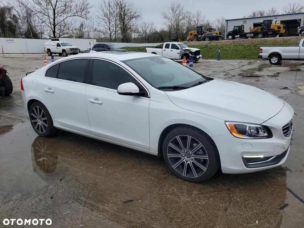 Volvo S60 - 1
