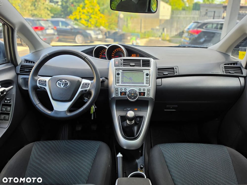 Toyota Verso - 32