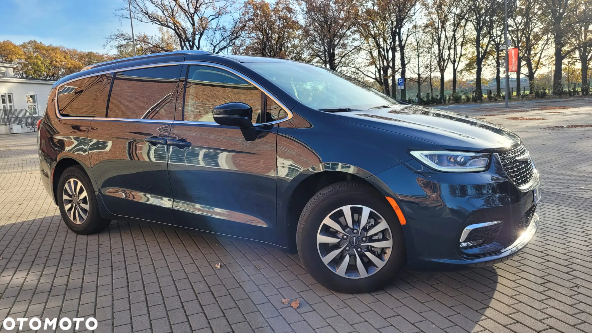 Chrysler Pacifica - 4