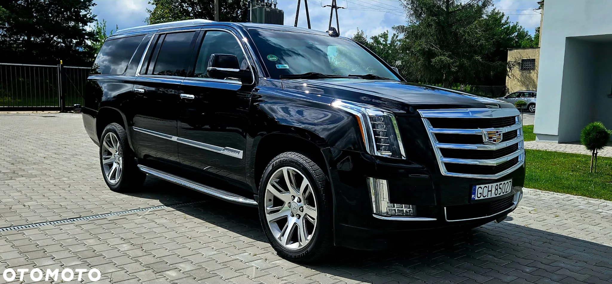 Cadillac Escalade - 4