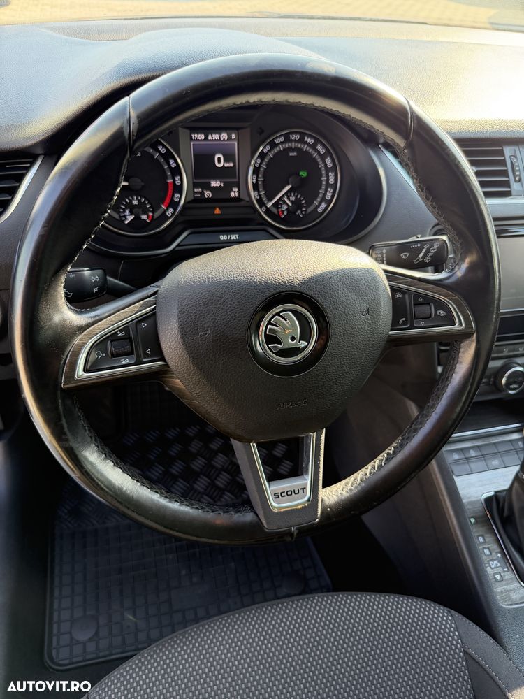 Skoda Superb 2.0 TDI 4X4 DSG Scout - 12