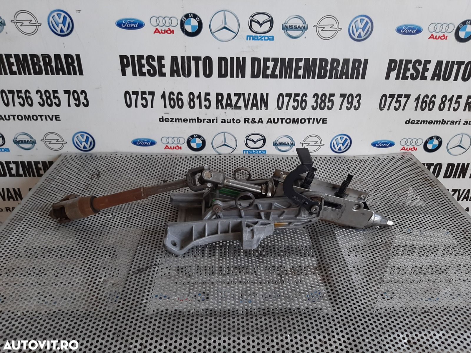Coloana Ax Volan Directie Ford Focus 2 Volan Stanga An 2005-2006-2007-2008-2009-2010-2011 Dezmembrez Ford Focus 2 Facelift 1.6 Tdci Euro 5 Motor GPDA An 2008-2011 Volan Stanga - 1