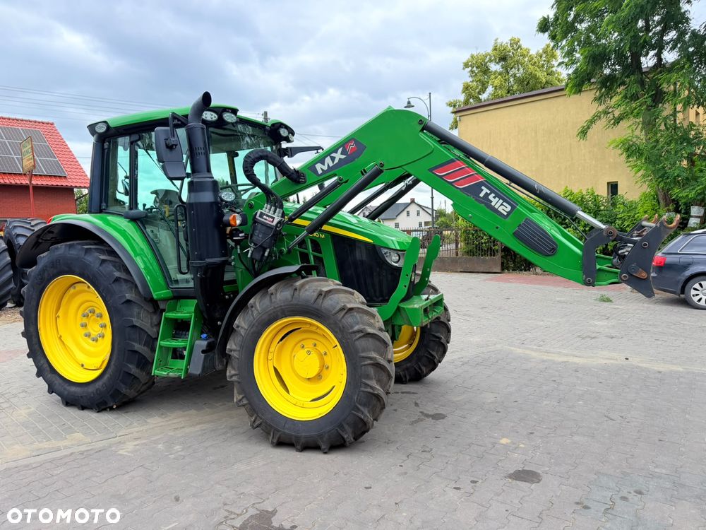 John Deere 6110M - 8