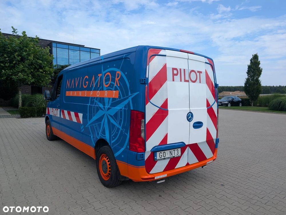 Mercedes-Benz Sprinter - 4