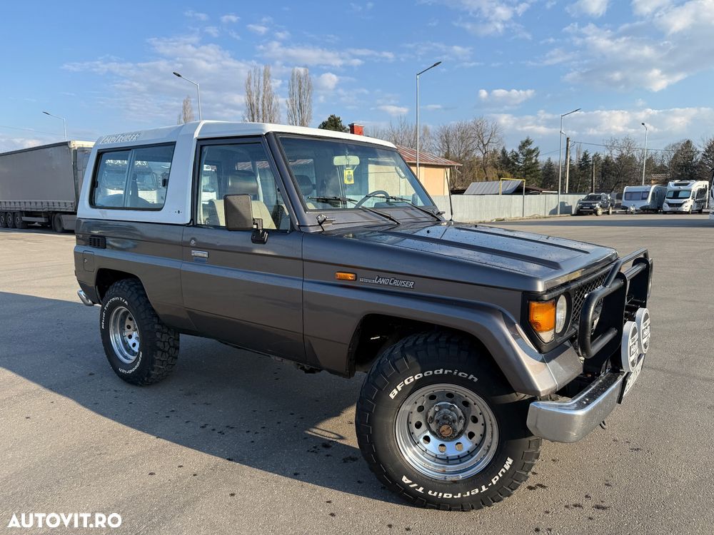Toyota Land Cruiser - 1