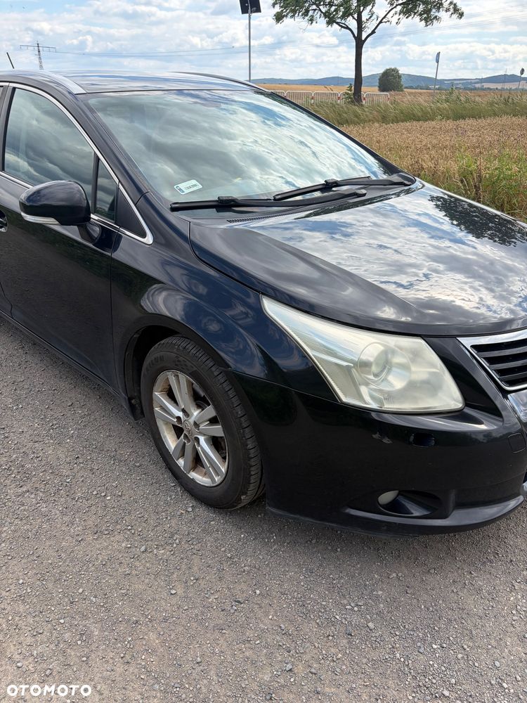 Toyota Avensis 2.0 D-4D Sol - 2
