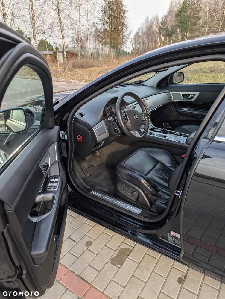 Jaguar XF 3.0 V6 D S Luxury - 24