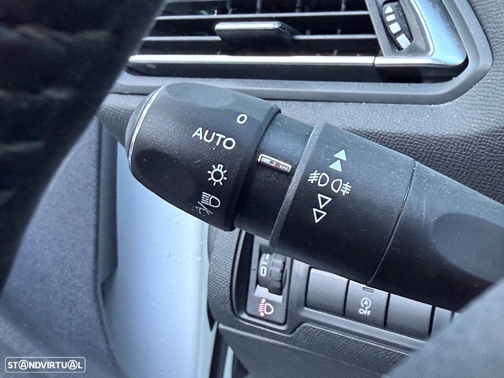 Peugeot 308 SW 1.5 BlueHDi Style - 20