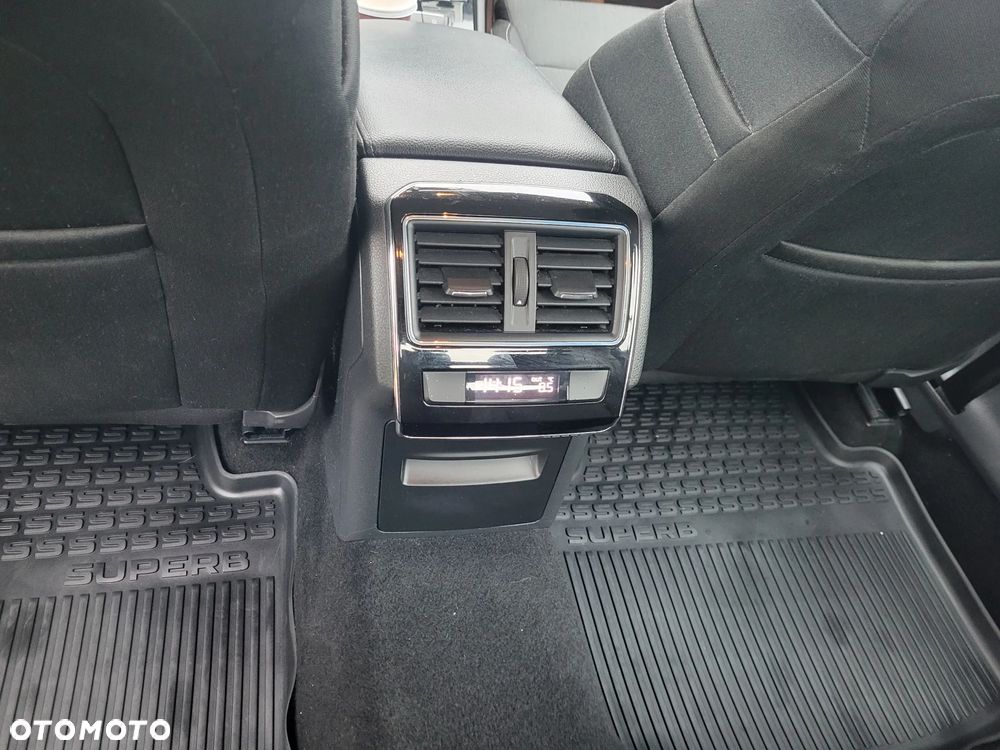 Skoda Superb 2.0 TDI 4x4 Ambition - 21