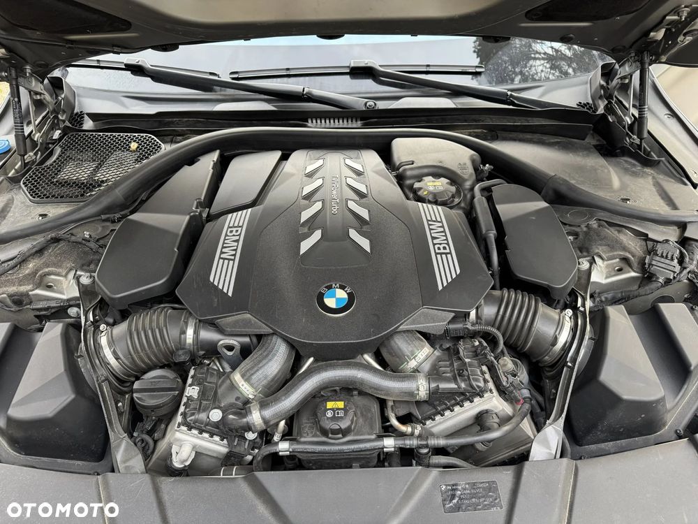 BMW Seria 7 750i xDrive - 15