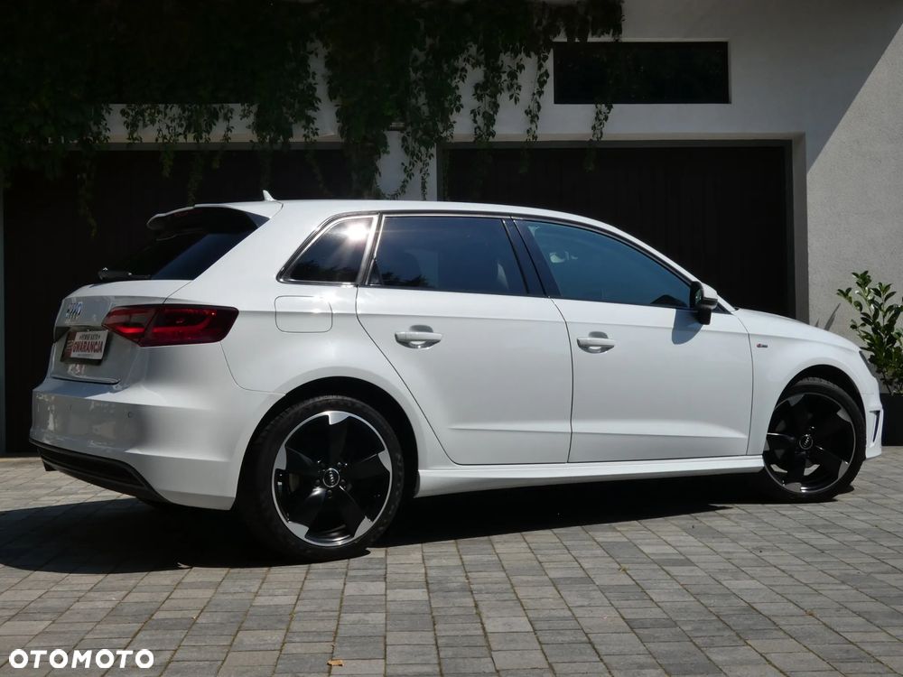 Audi A3 Sportback 1.6 TDI (clean diesel) S line Sportpaket - 4