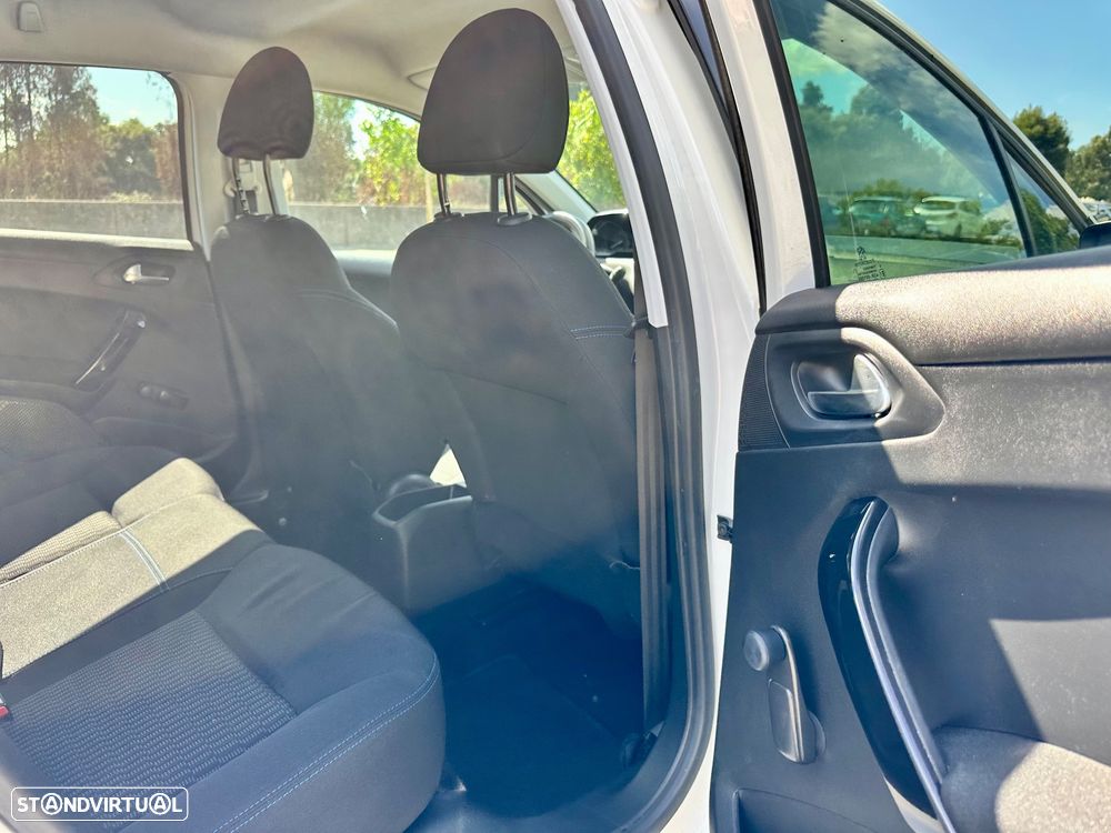 Peugeot 208 1.2 PureTech Signature - 25