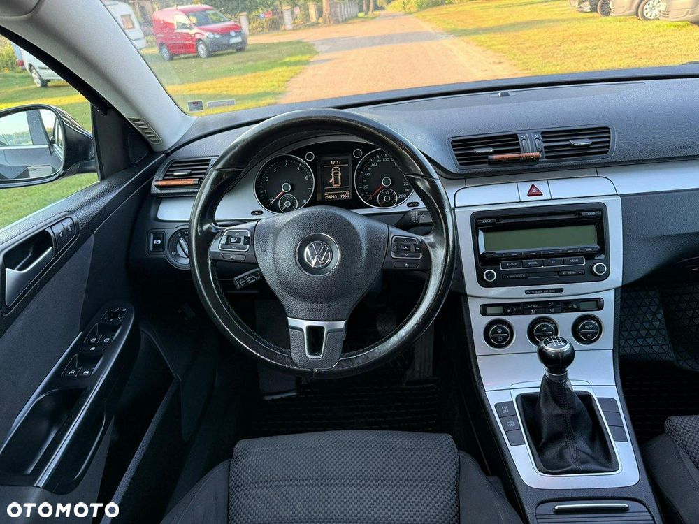 Volkswagen Passat - 19