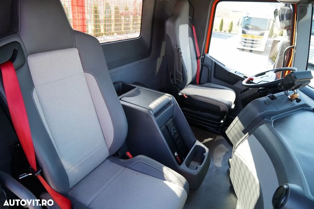 Renault C 430 / 6x4 / LIVRARE 6.7 M + CUPTOR HIAB 166 ES-4 / EXTENSIE 12.5 M / RADIOCOMANDĂ / FURCĂ / ROTATOARE - 35