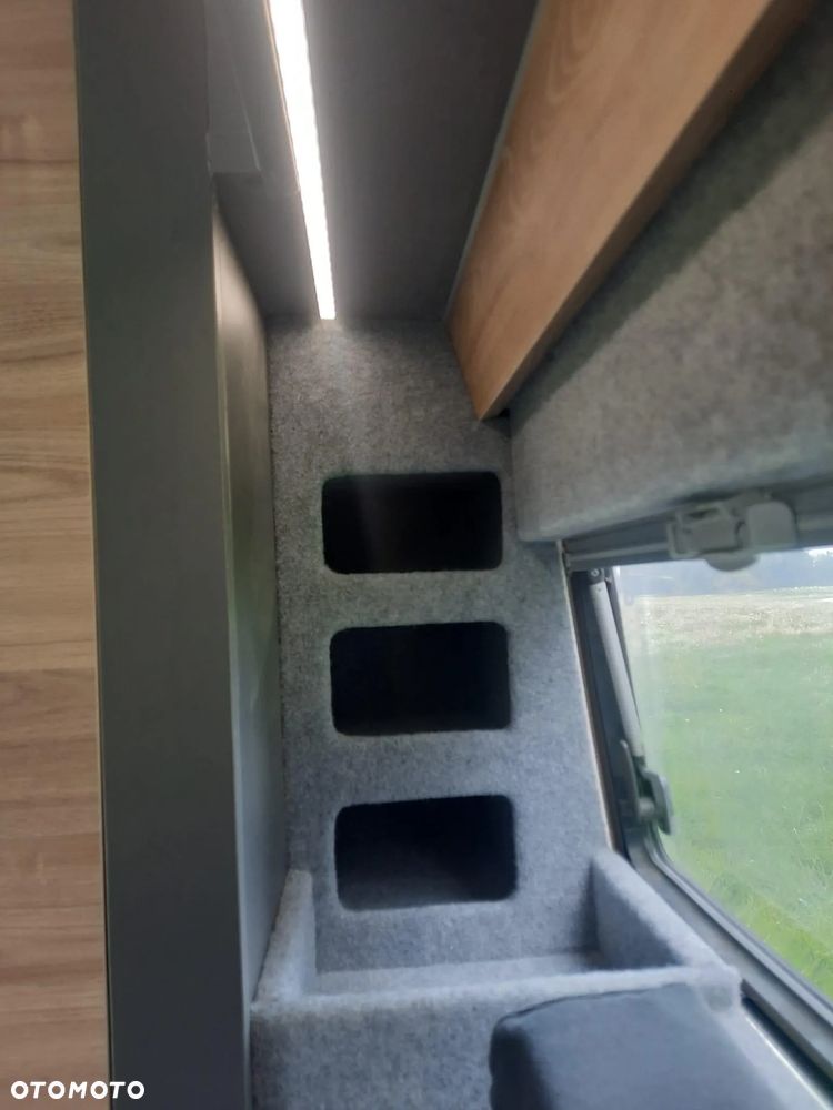 Opel Vivaro - 11